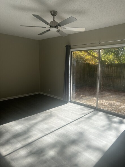 Building Photo - 595 Winding Creek Rd