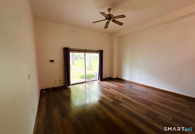 Building Photo - 313 Dunfey Ln