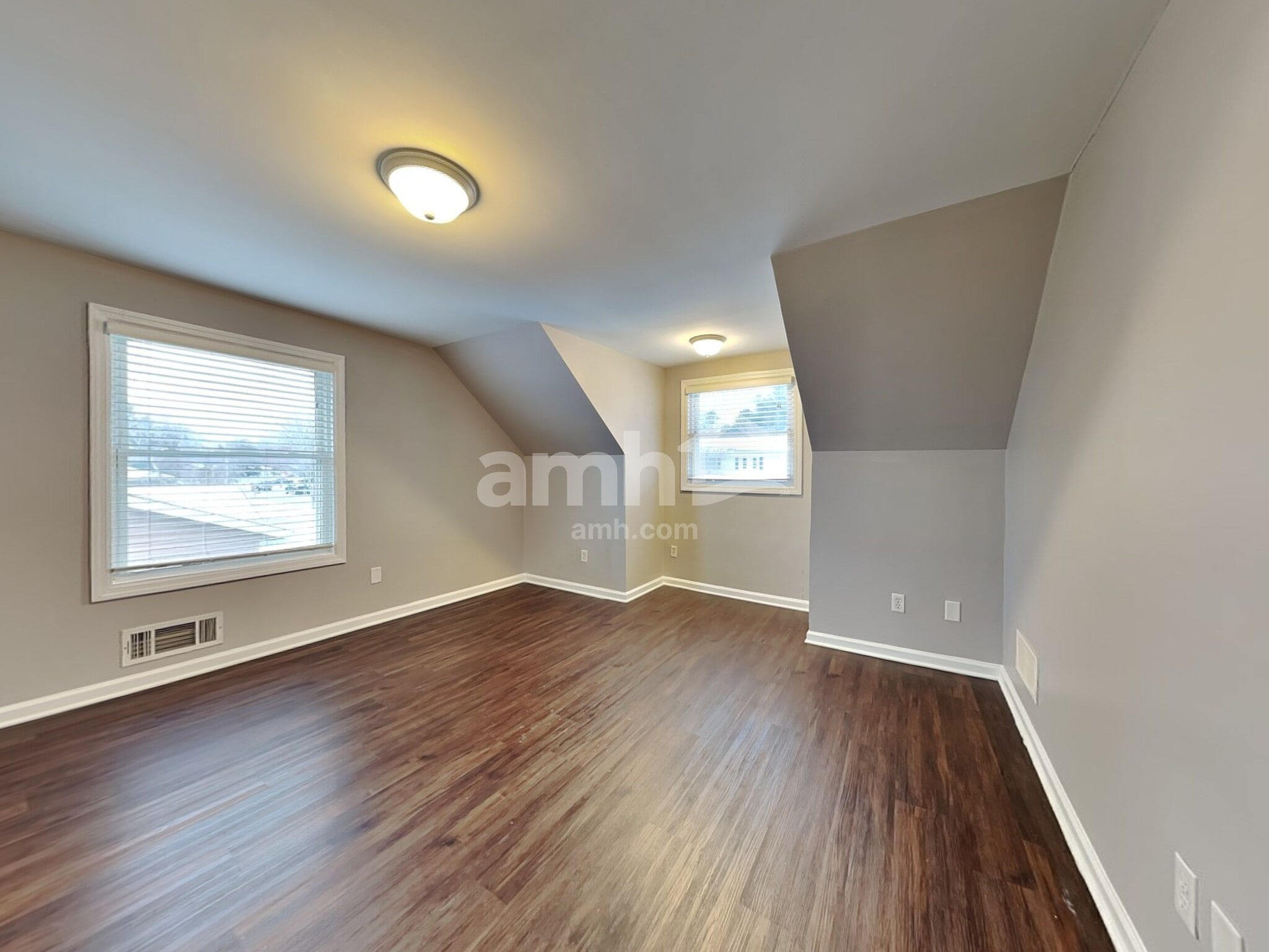 Building Photo - 132 Bush Dr