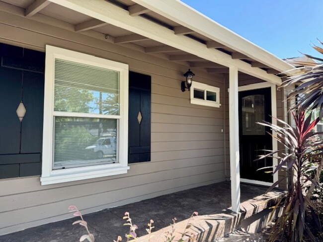 Building Photo - Charming single level home in Walnut Creek...