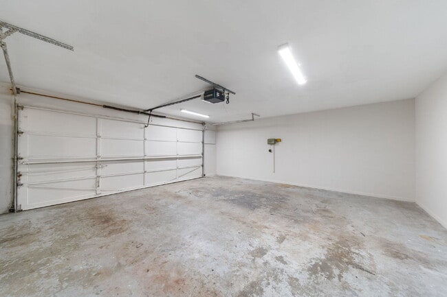 Building Photo - Experience the Golf Course Lifestyle in Panorama Village Enjoy the best of community living in th...