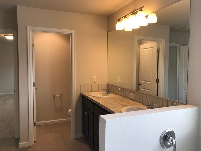 Building Photo - BRAND NEW HOME! Within 5 Minutes of Three ...