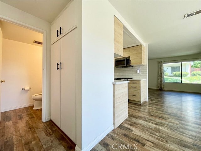 Building Photo - 1629 Sherwood Village Cir
