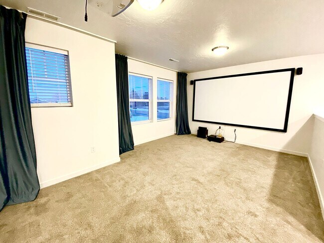 Building Photo - Beautiful 4 Bedroom, 4 Car Garage With Small Trailer Parking in Star - Available NOW