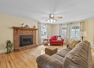 Building Photo - 9 Hoyt Dr
