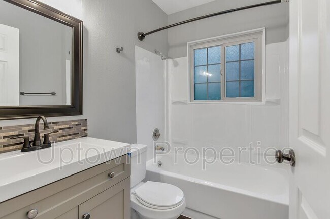 Building Photo - 1328 NE 68th Ave