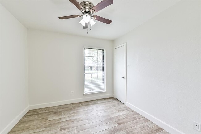 Building Photo - 4707 Northrup Dr