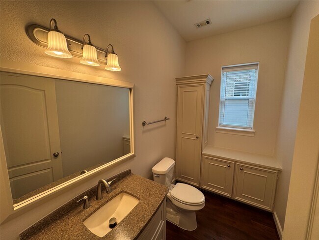 Building Photo - 107 Island Blvd