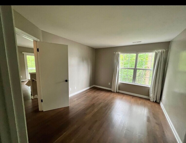 Building Photo - 1608 Stoney Run Trl