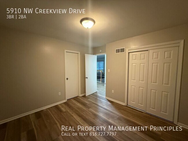 Building Photo - 5910 NW Creekview Drive-