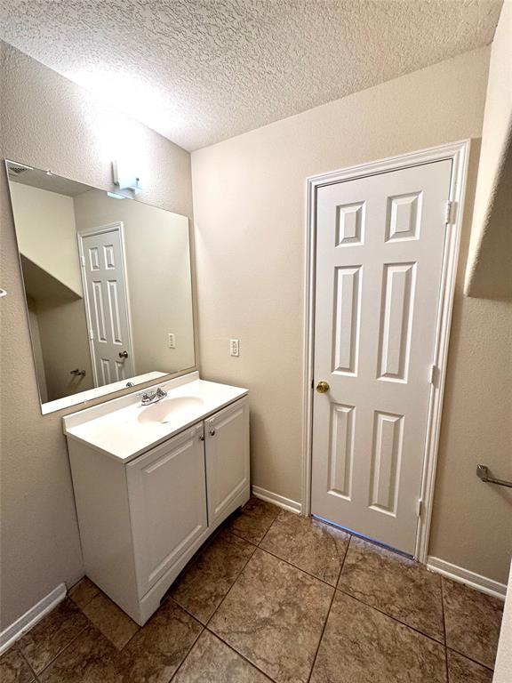 Building Photo - 5042 Ivy Fair Way