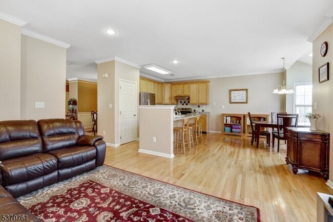 Building Photo - 250 Patriot Hill Dr