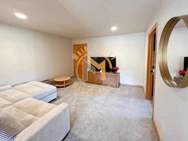 Building Photo - 2656 Cormier Rd