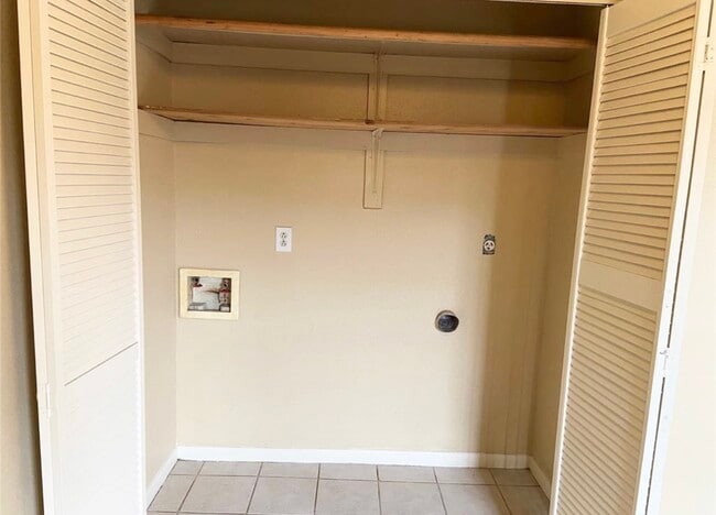 Building Photo - 4211 Benard Ct