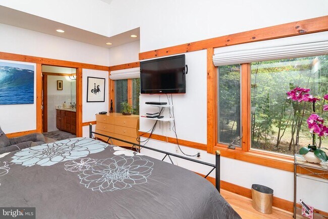 Building Photo - 23615 Quail Hollow Cir