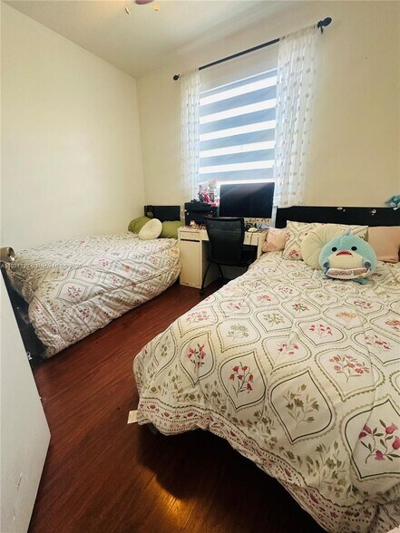 Building Photo - 14343 SW 10th St