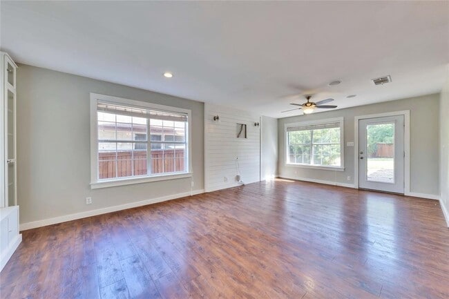 Building Photo - 3317 Dalton St