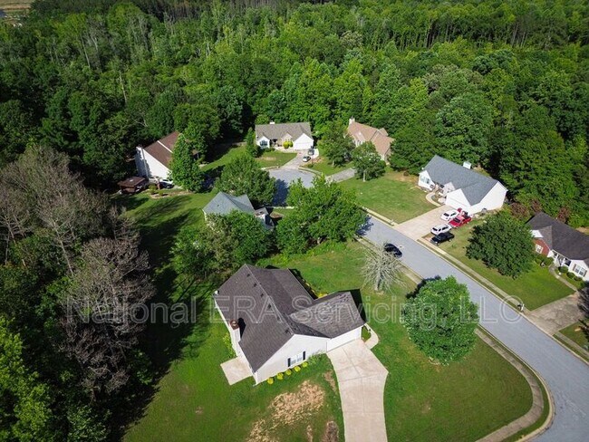 Building Photo - 185 Vintage Dr