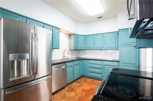 Building Photo - 24 Shasta Ave