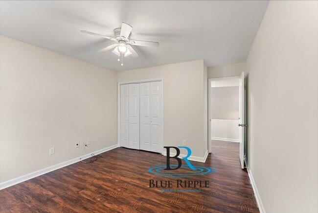 Building Photo - Spacious 3BR/2Bth Prime Smyrna Location on...