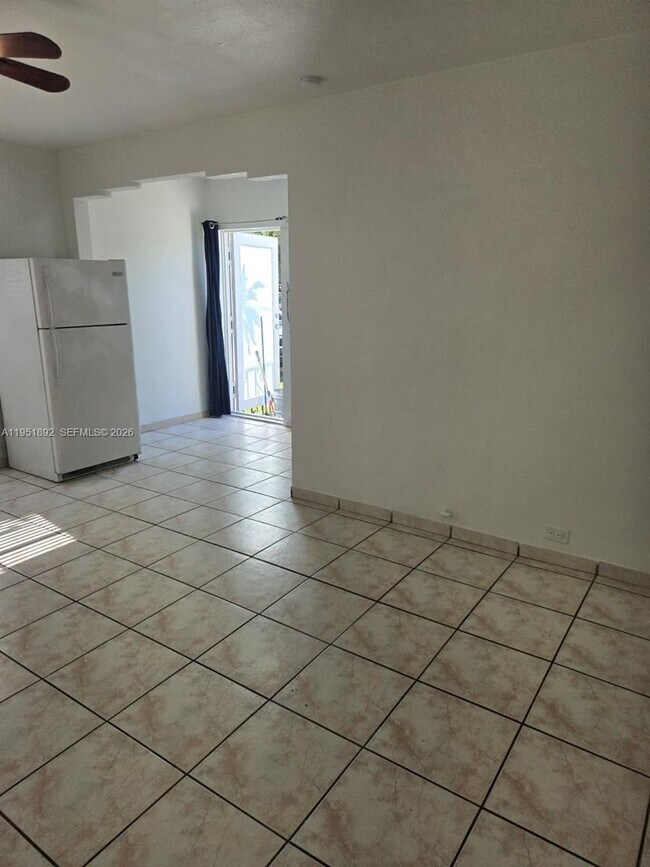 Building Photo - 7124 Bay Dr