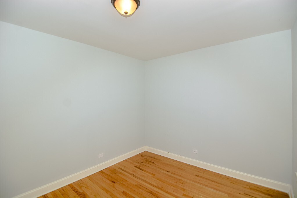 Building Photo - 4110 N Ashland Ave