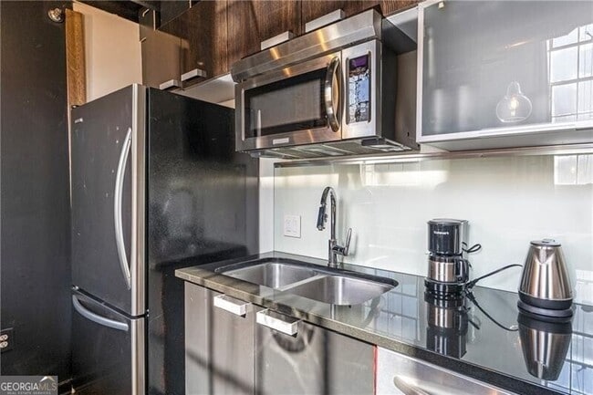 Building Photo - 650 Glen Iris Dr NE