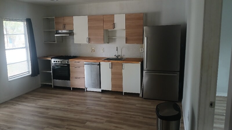 Building Photo - 205 N 21st St