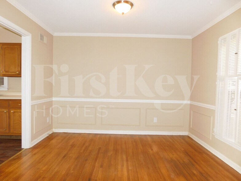 Building Photo - 6135 Haddington Dr