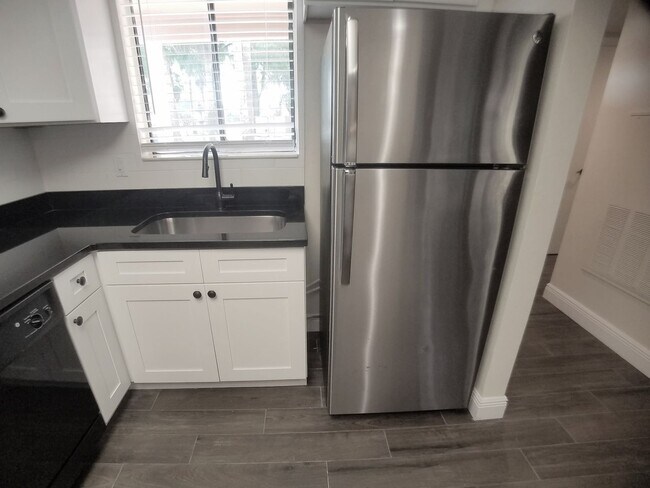 Building Photo - Stunning All Upgraded 2/2 Condo x Rent @ Winter Park Village next to Full Sail !