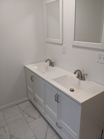 Primary Photo - 625 Hawthorn Ave