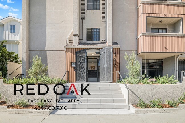 Building Photo - 4651 Cahuenga Blvd