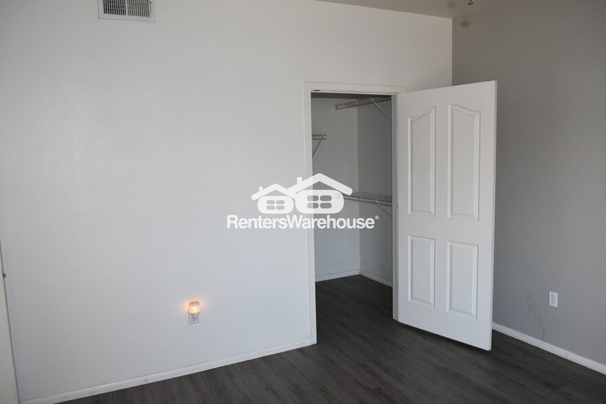 Building Photo - 16013 S Desert Foothills Pkwy