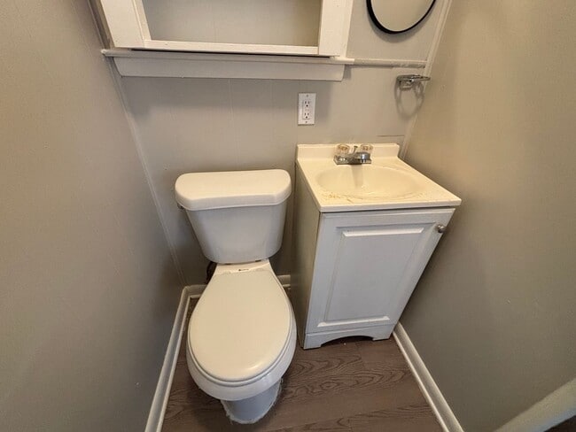 Building Photo - 837 Carrolton Rd