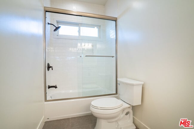 Building Photo - 802 E Kensington Rd