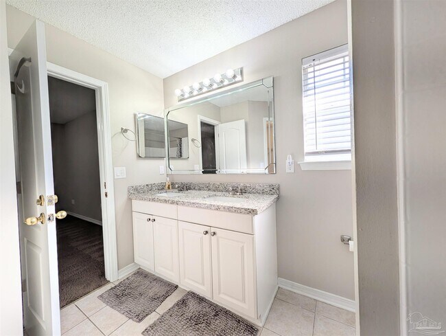 Building Photo - 175 Carrier Dr