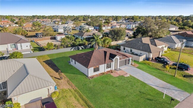 Building Photo - 918 Acroft Ave