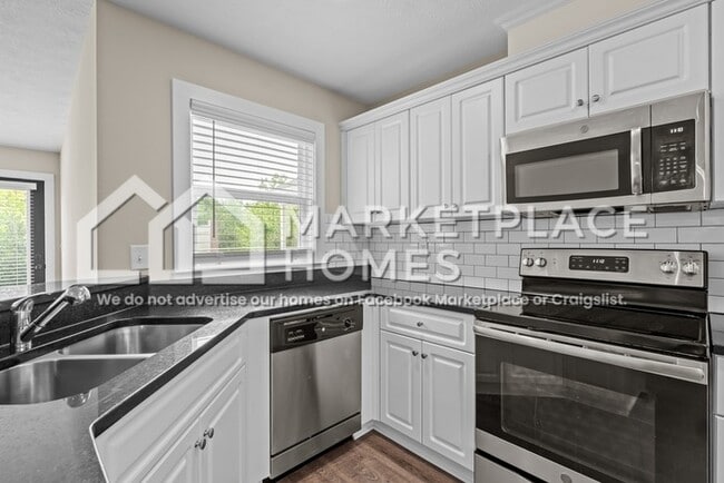 Building Photo - 100 Downsbury Rd