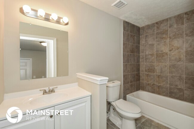 Building Photo - 5613 Ree Dr