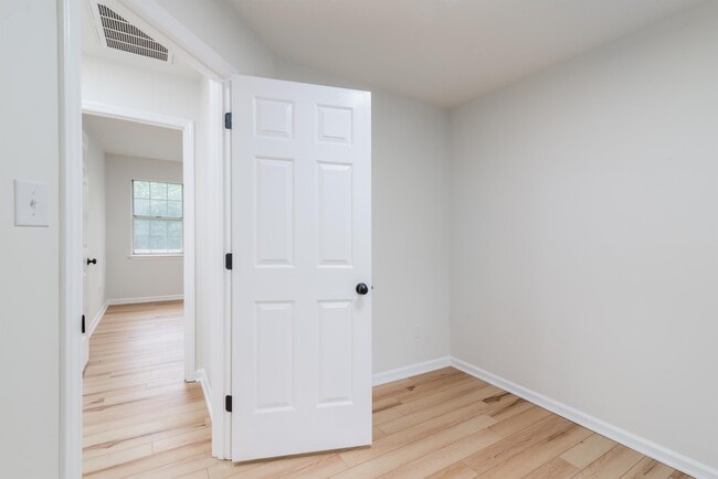 Building Photo - 8413 Woodford Bridge Dr