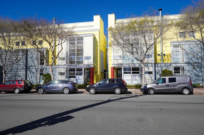Primary Photo - Amazing Oliver Loft in Emeryville!