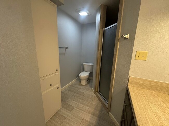 Building Photo - 626A Birchwood Ln