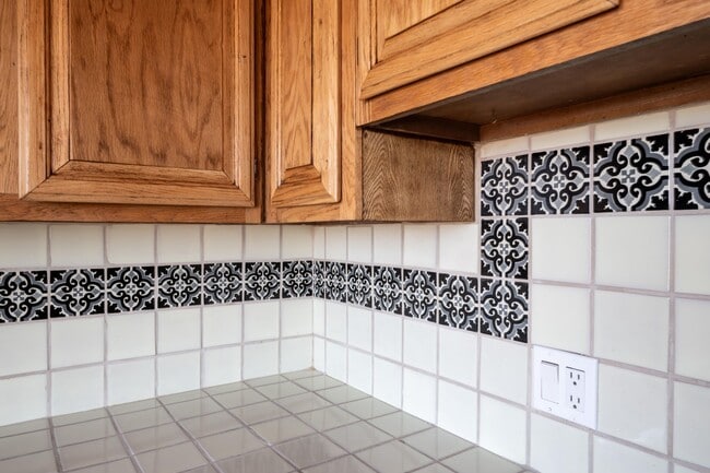 Building Photo - Classic Charm in the Heart of Downtown San...