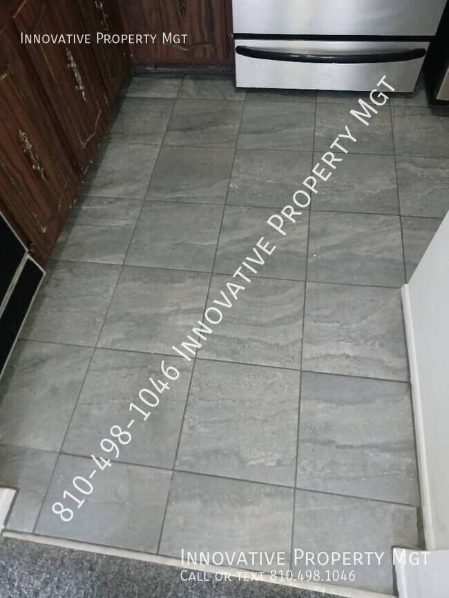 Building Photo - 6009 Holiday Gardens Dr