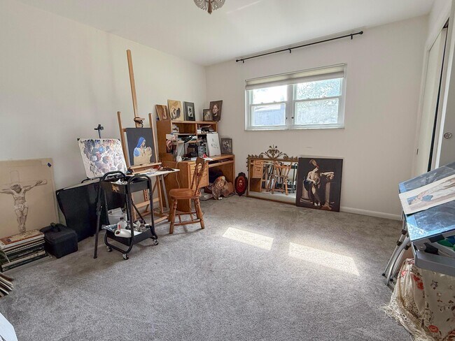 Building Photo - 3084 Sawyer Dr