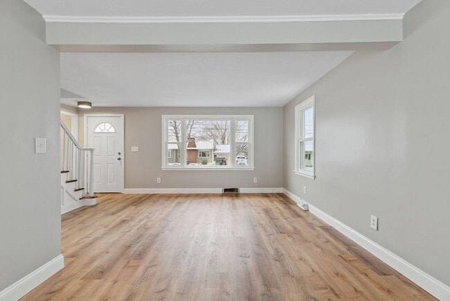 Building Photo - 10 Appleridge St