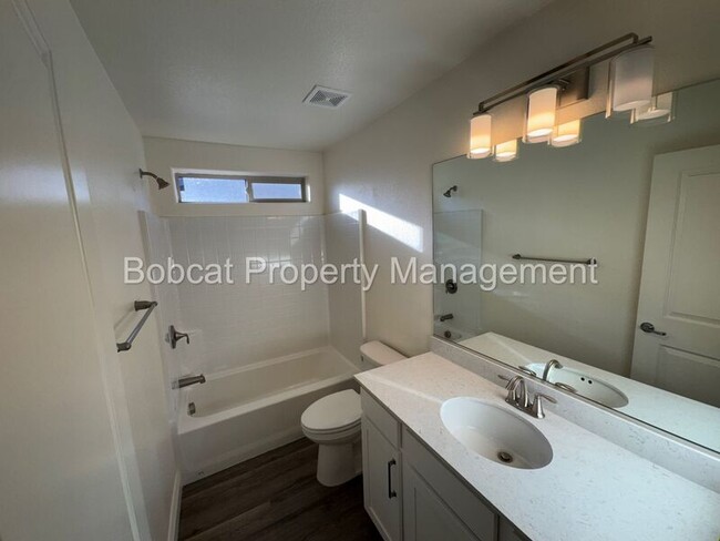 Building Photo - 1237 Correlli Ct