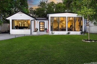 Building Photo - 423 College Blvd