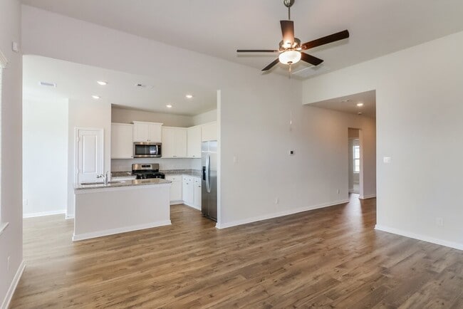 Building Photo - 405 Sunny Highlands Dr