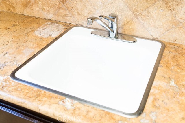 Building Photo - 6 Roseleaf